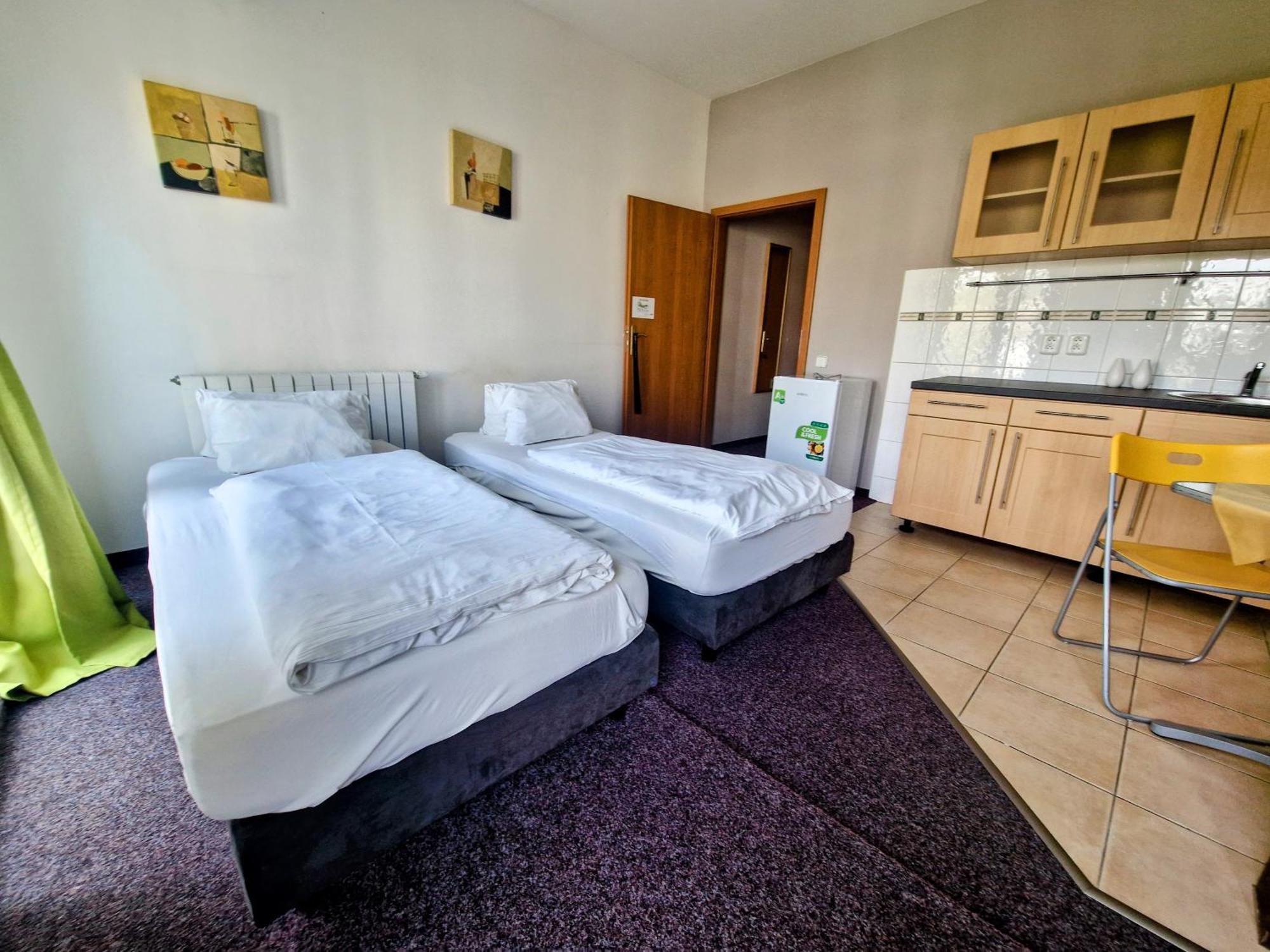 Family Hotel Maxim Beroun  Esterno foto