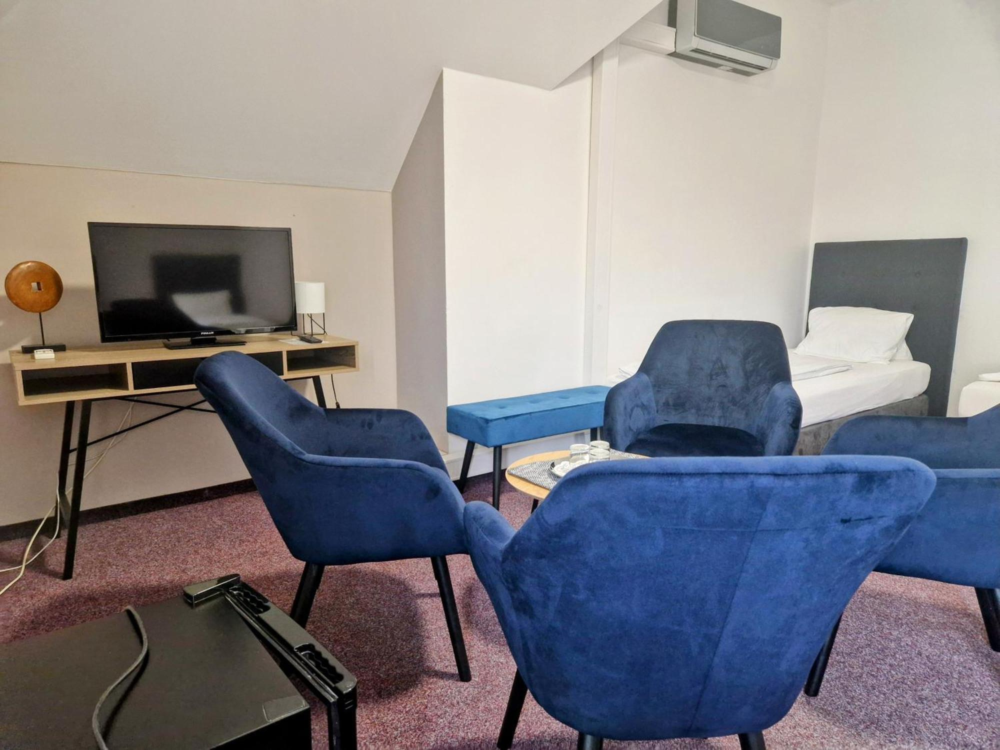 Family Hotel Maxim Beroun  Esterno foto