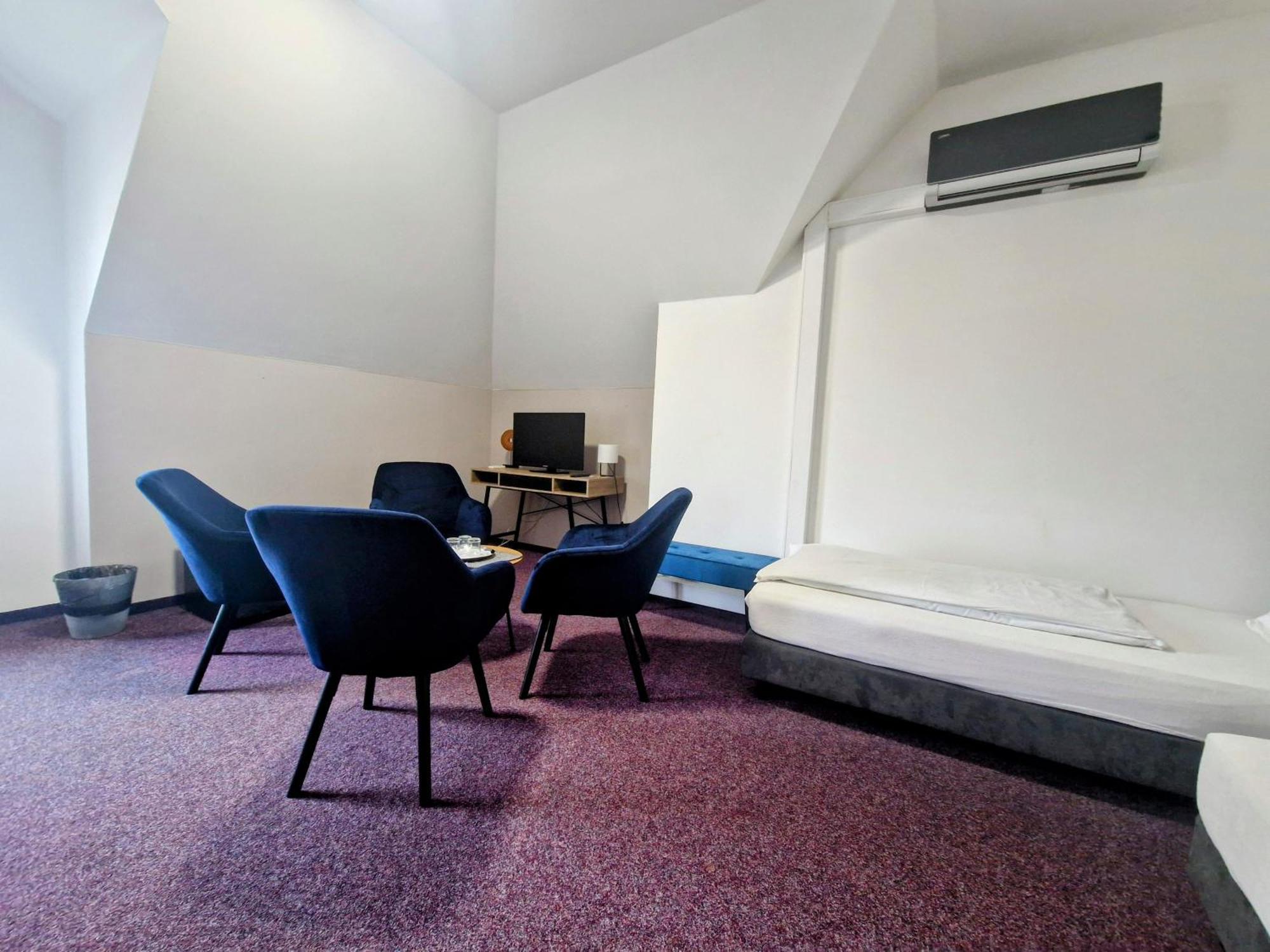 Family Hotel Maxim Beroun  Esterno foto