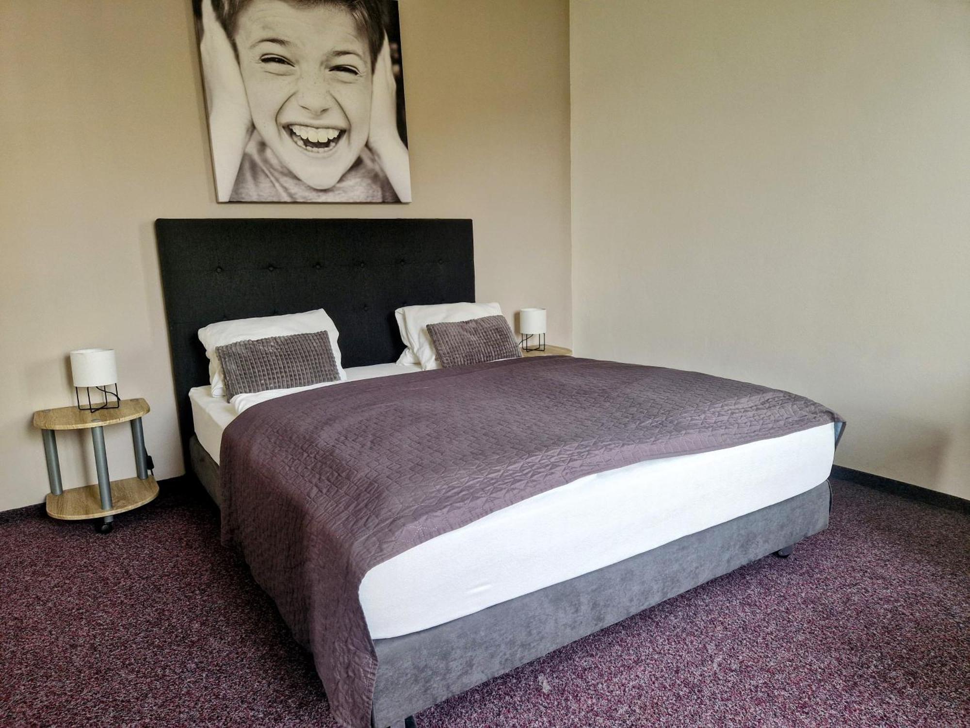 Family Hotel Maxim Beroun  Esterno foto