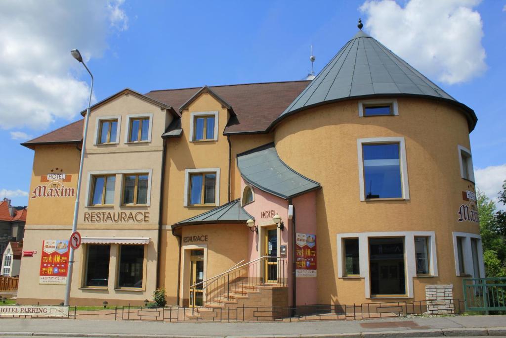 Family Hotel Maxim Beroun  Esterno foto